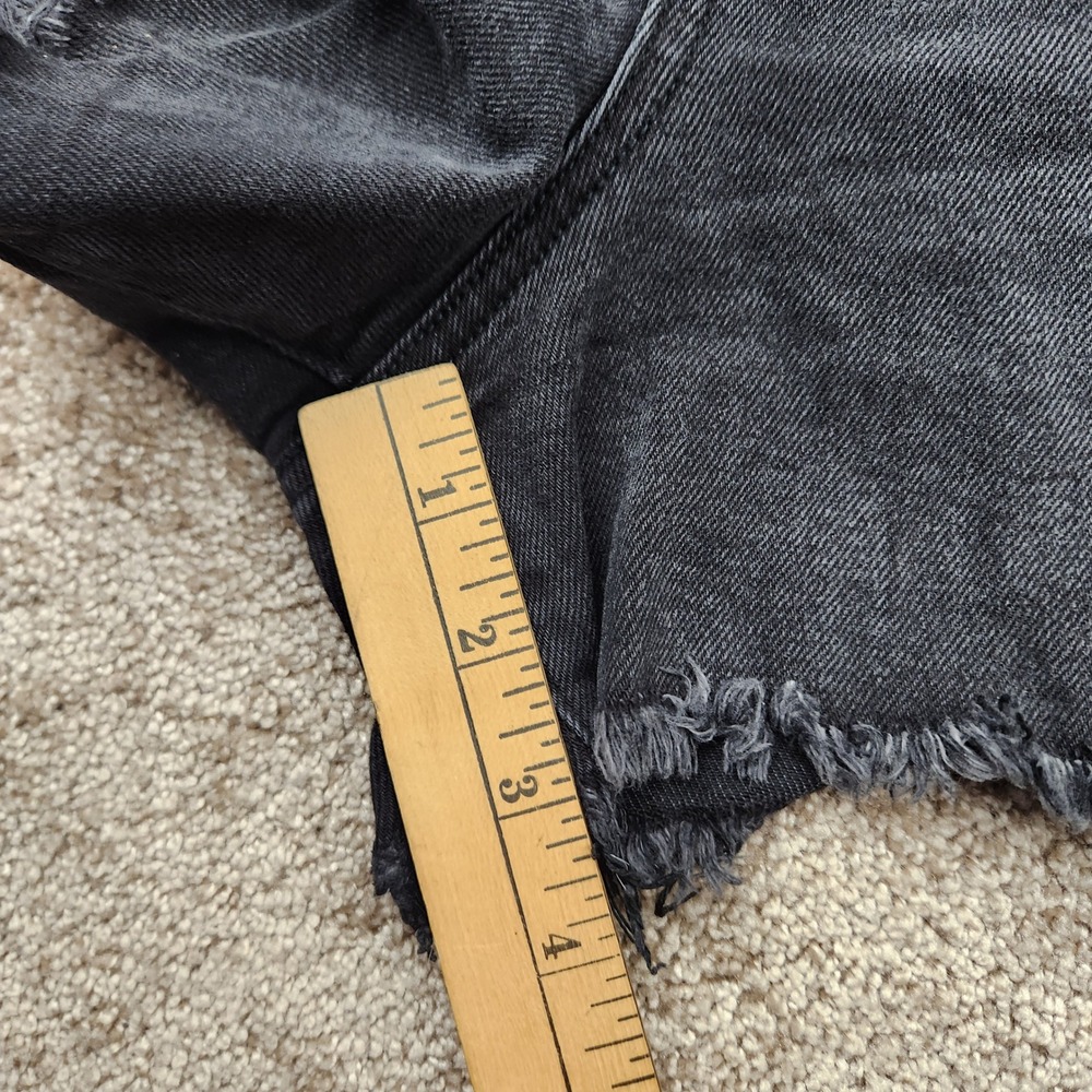 American Eagle Highest Rise 90s Boyfriend Shorts Black Denim Frayed Hem Size 8‎ - Picture 7 of 8